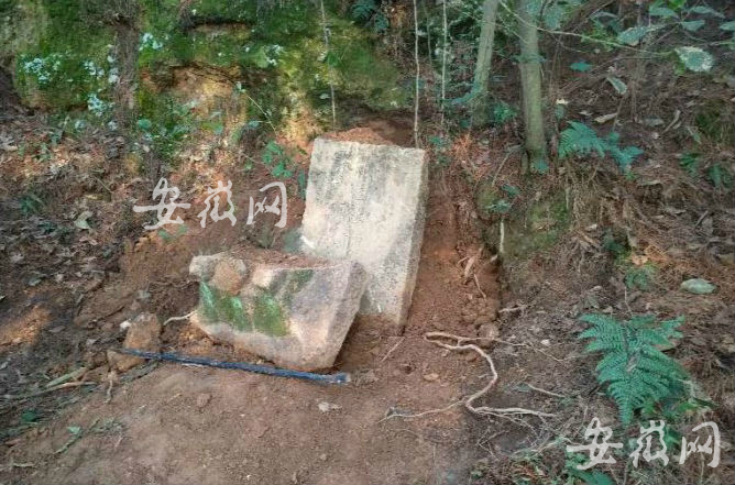 古墓被盗现场。（警方供图）