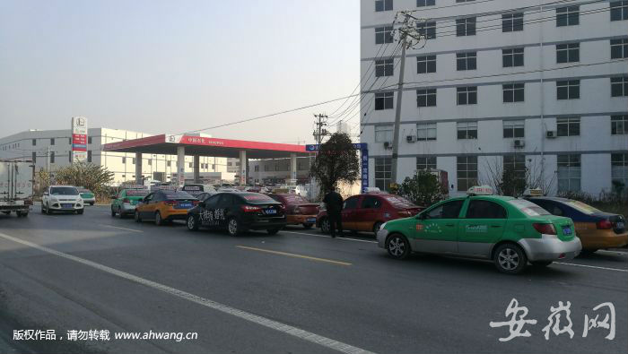 亳州出租车遭遇加气难 部门回应：气源紧张 缺口加大