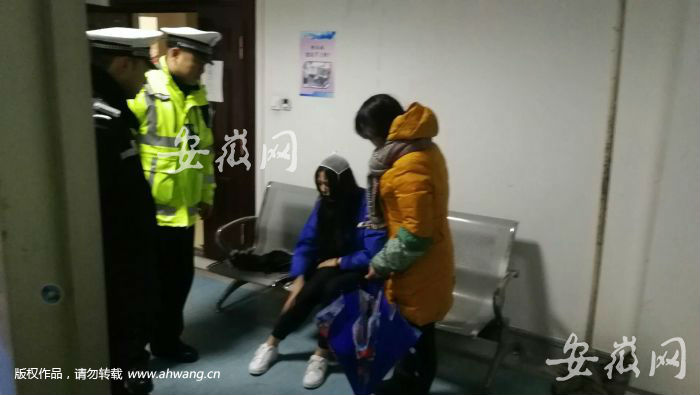 女子雪地摔倒头部流血 铜陵交警驾车快速送医