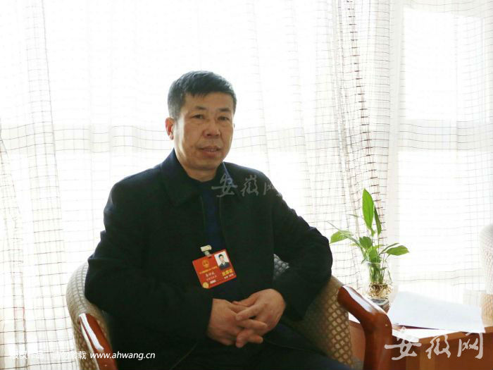 李祥斌接受本報記者采訪。