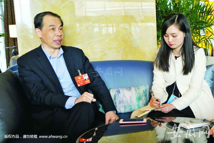 夏濤接受本報記者采訪。