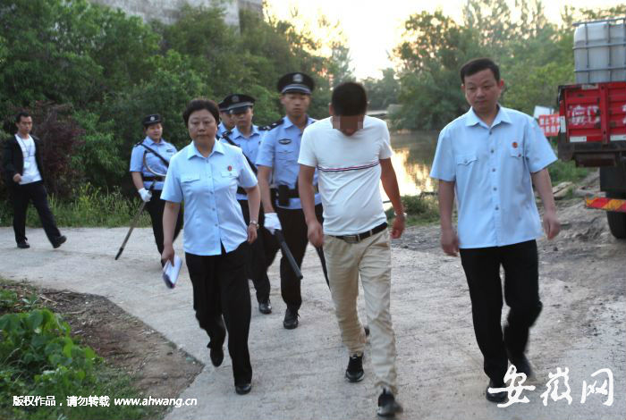 凌晨五點二十帶走被執(zhí)行人，離開執(zhí)行現(xiàn)場