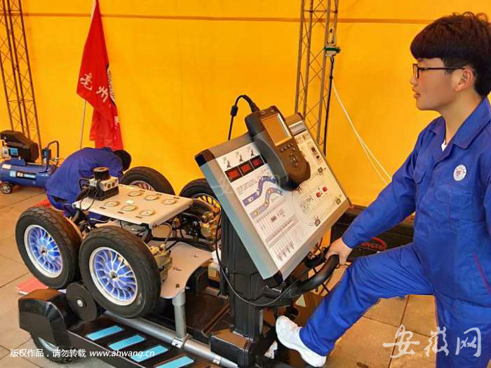 亳州职校学子秀技能展风采