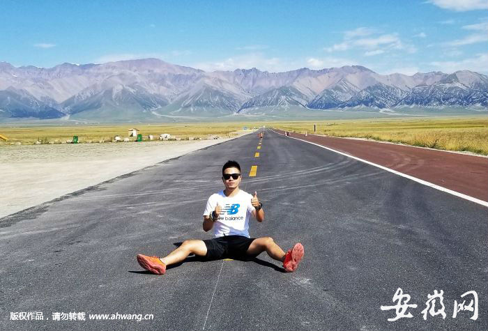 徐俊超在新疆探索自然美景
