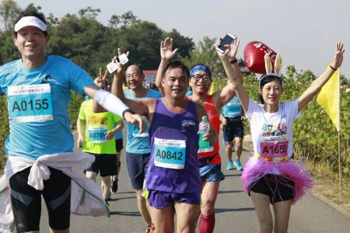 万人齐跑！2018池州国际马拉松今盛大开跑  