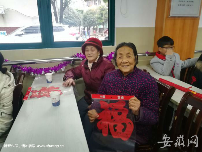 “陪空巢老人拉家常”活动完美收官 老人：今天真高兴
