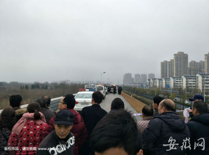 中科大失聯博士遺體被抬上岸 殯儀館車輛趕到