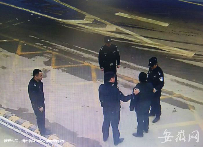 男子大年三十偷手機 大年初七就被民警抓獲