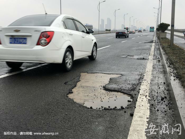 蚌埠龍湖大橋橋面破損嚴重 坑洞及補丁至少264處