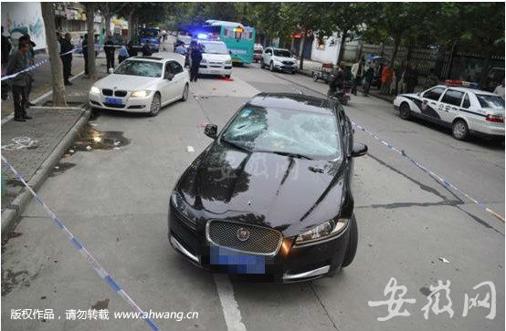 被砸车辆
