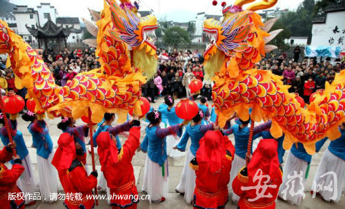 4、農(nóng)民歡樂(lè)舞新年