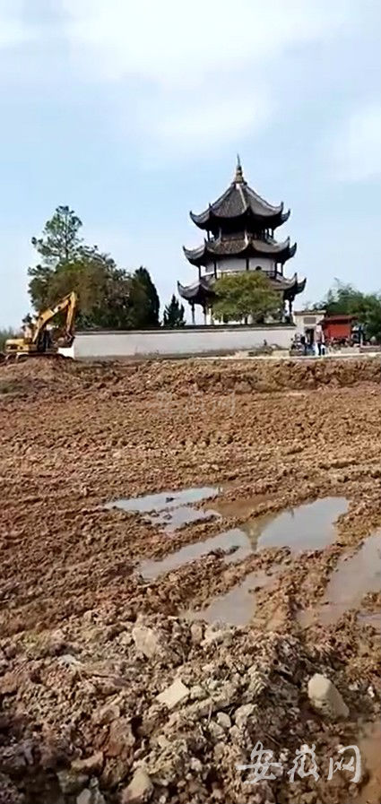 改造中的文昌閣周邊環境，目前相關部門已要求停工。（受訪者提供視頻截圖）