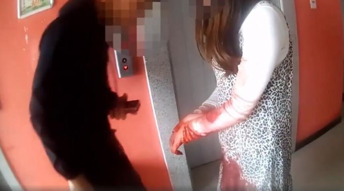 合肥妙龄女子割腕轻生 交警一路鸣笛与死神赛跑