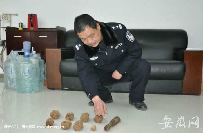 砀山惊现8枚手榴弹 木柄锈蚀只剩弹头仍有危险