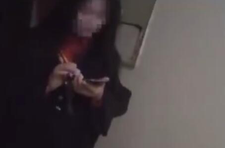女網友見面帶男友 小伙生氣喝一瓶白酒暴揍對方