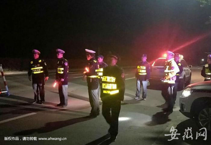 超限車連續(xù)三天沖卡 被攔停后司機(jī)囂張呼叫后車躲避