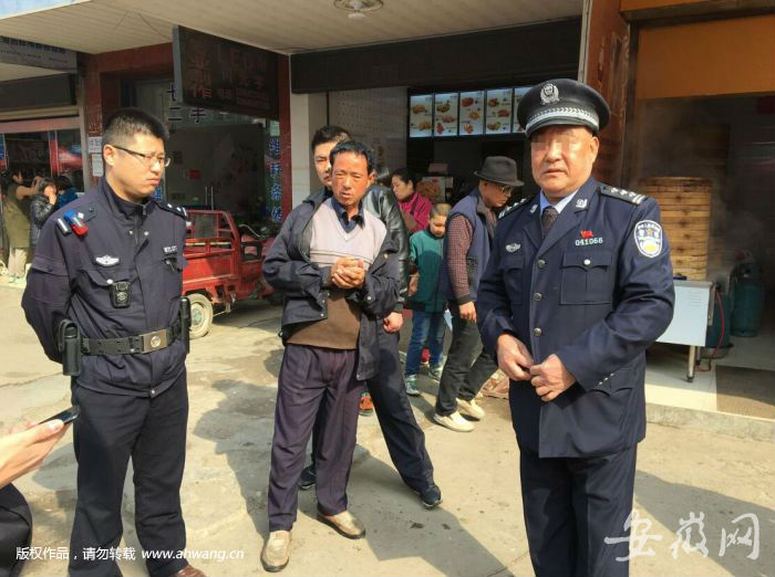 男子假扮警察回家上墳 為虛榮心穿警服招搖過市