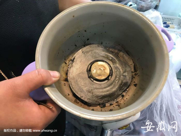 電壓突升燒壞家電 小區變壓器故障致200余戶電器受損