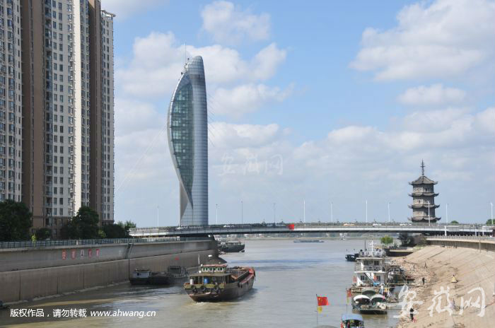 一桥、两塔、两江，一直是芜湖市民津津乐道的自然和人文美景。