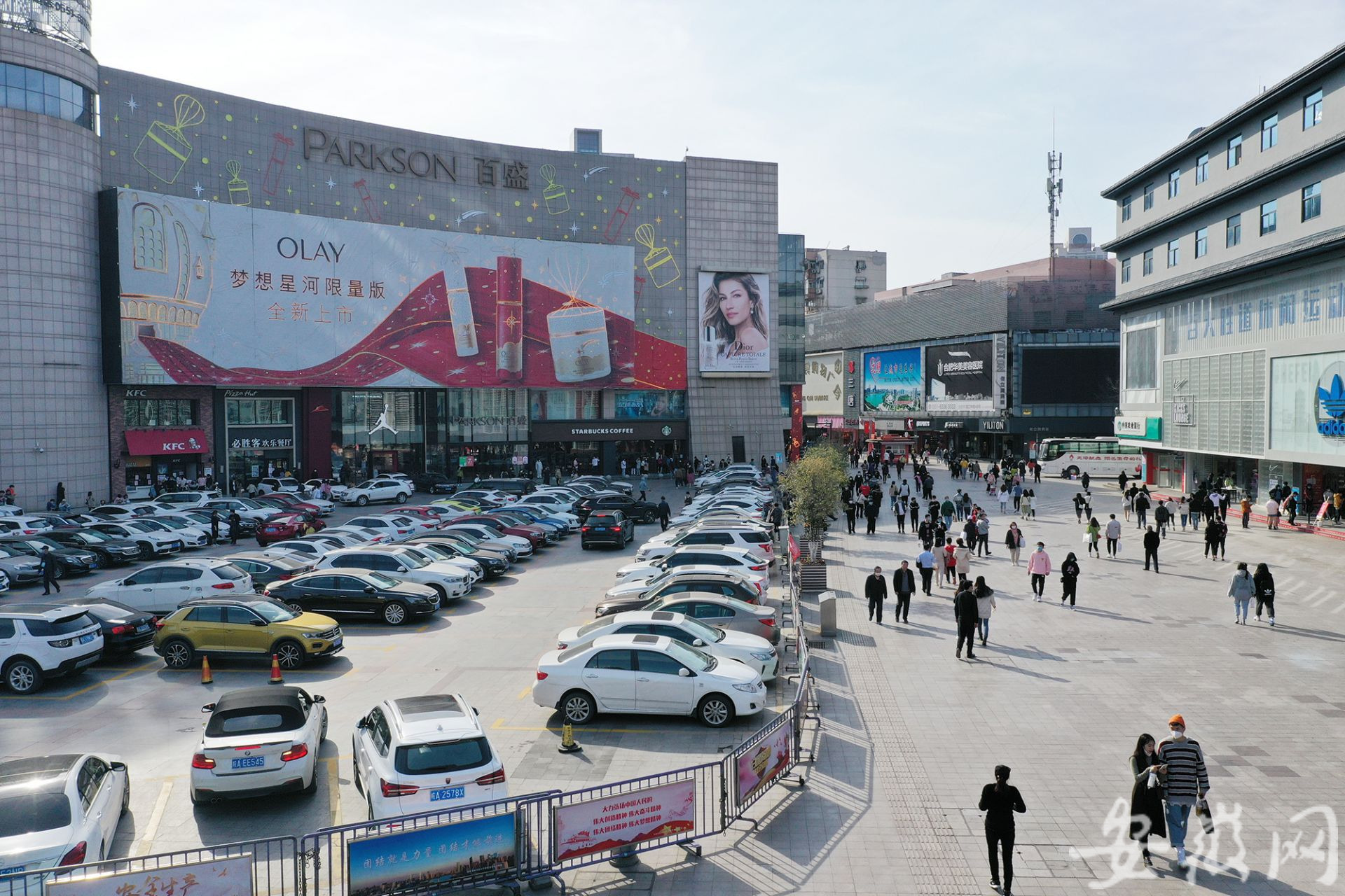 3月15日 合肥淮河路步行街.