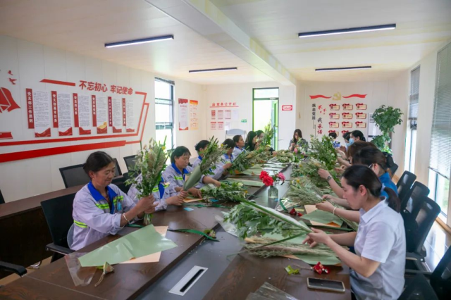 pg电子模拟器巢湖东站综管办“花式”过端午(图3)