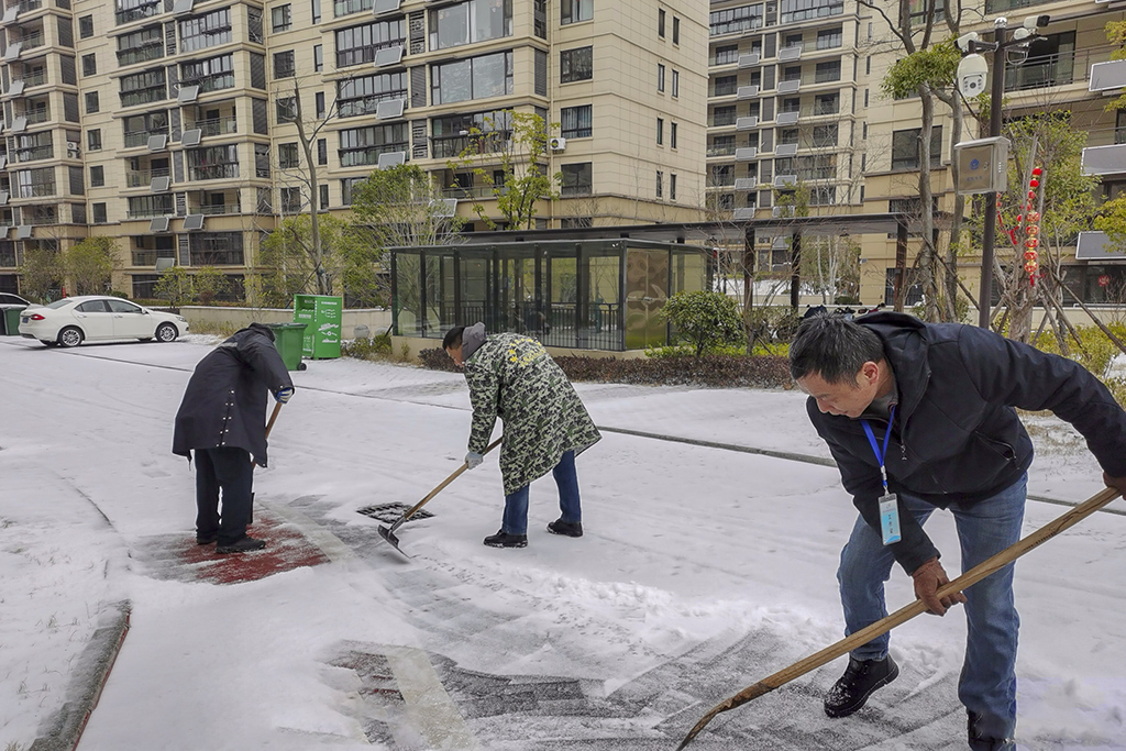 半岛·体育(中国)官方网站安庆：物业服务企业为居民安全出行保驾护航