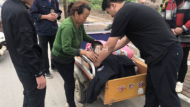粗心父亲睡大觉 三岁儿子溜出门迷路