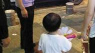 女子冬夜下班路遇走失幼童  报警助其找到家人