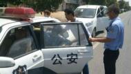 濉溪一大妈心脏病发作 交警开警车紧急送医
