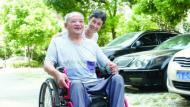 “從沒想過離開他”：妻子32年悉心照料 癱瘓丈夫能坐起