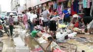大雨之后出太阳 萧县居民晾晒忙