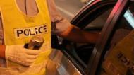 蕪湖一女子酒駕撞壞護欄逃逸 被抓面臨重罰