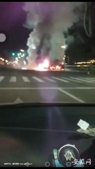 蚌埠：渣土車與轎車相撞  轎車內兩人身亡