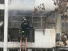 合肥：煙頭從天而降引發陽臺著火 眾人合力滅火溫暖人心