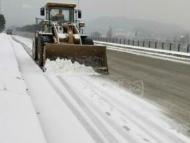 池州大范圍降雪 公路部門已撒融雪劑52噸