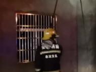 厨房半夜起火 幸被房屋主人及时发现
