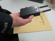 利用鎖車干擾器多次盜走車內(nèi)錢(qián)財(cái)  淮南一盜賊出獄重操舊業(yè)又被抓