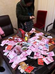 民警破門，六安一賭博現場立馬“熄火”