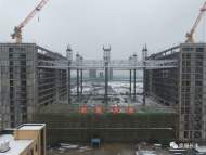 北城“雙創”中心主體建筑今日實現封頂，預計10月投入使用