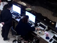 銅陵三名男子凌晨沖進浴場持刀打砸前臺被拘（視頻）