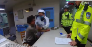 合肥一酒駕男子逃避檢查 倒車撞人還沖卡
