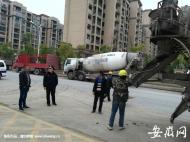 合肥城管嚴查車輛帶泥上路 保持路面潔凈
