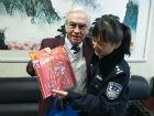 合肥：微笑就是最好的名片 外國友人交口稱贊“韓警官”