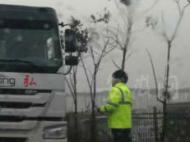 蚌埠一混凝土攪拌車省道上逆行 駕駛證被依法降級