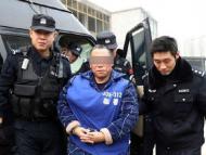 临泉三名涉恶犯罪嫌疑人被公开押解辩认现场（组图）