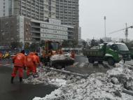 合肥大雪后城區(qū)122條主次干道第一時(shí)間被搶通