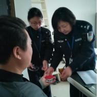 蕪湖車管民警“上門”為殘疾市民服務
