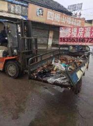 蕪湖市鳩江區集中清理“僵尸車”、“僵尸亭” 
