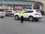 為保暢通  滁州交巡警一大隊節前高峰全員在崗