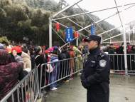 黃山景區迎寒流，堅持服務不降溫